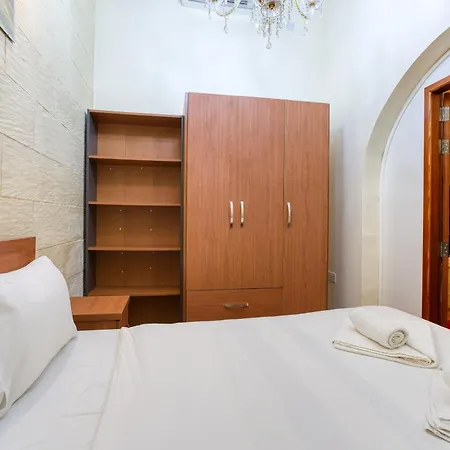 Nyaraló Spacious 4br With Wine Cellar In By 360 Estates *