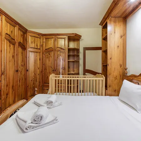 Spacious 4br With Wine Cellar In By 360 Estates Zebbug (Southern Region)