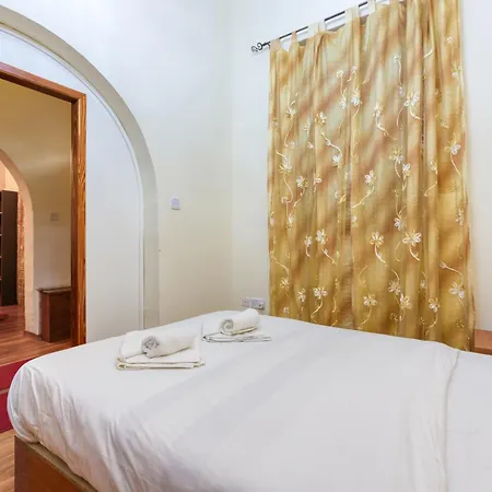 Spacious 4br With Wine Cellar In By 360 Estates Nyaraló *