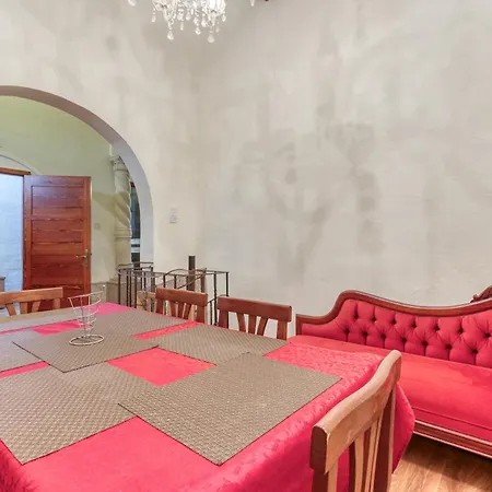 Spacious 4br With Wine Cellar In By 360 Estates