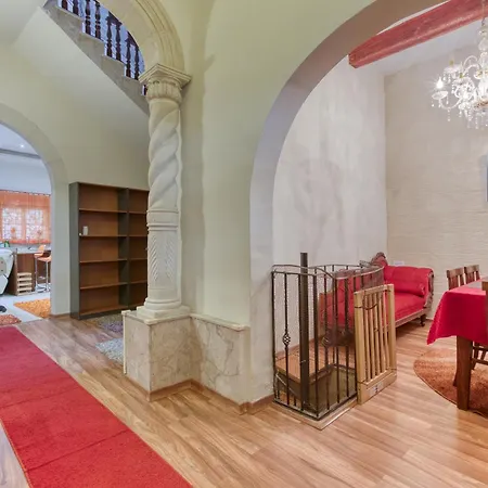 Spacious 4br With Wine Cellar In By 360 Estates *