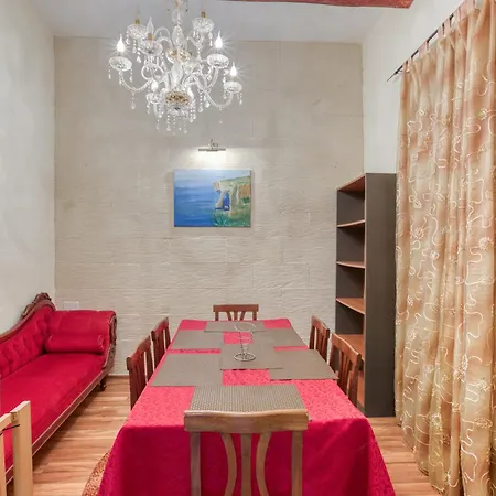 Casa vacanze Spacious 4br With Wine Cellar In By 360 Estates